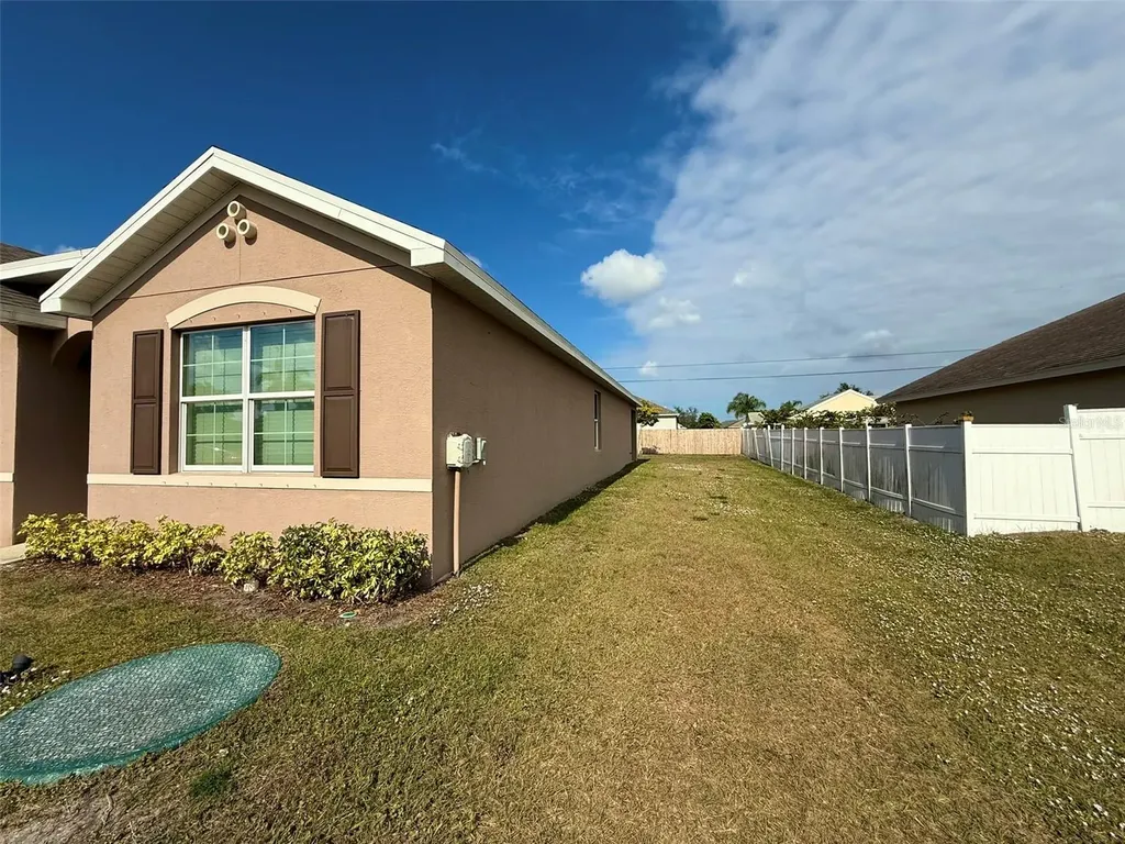 517 SW Lacroix Avenue Port St Lucie FL 34953