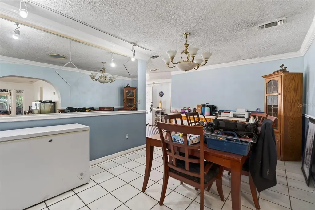 5221 Chenault Avenue Orlando FL 32839