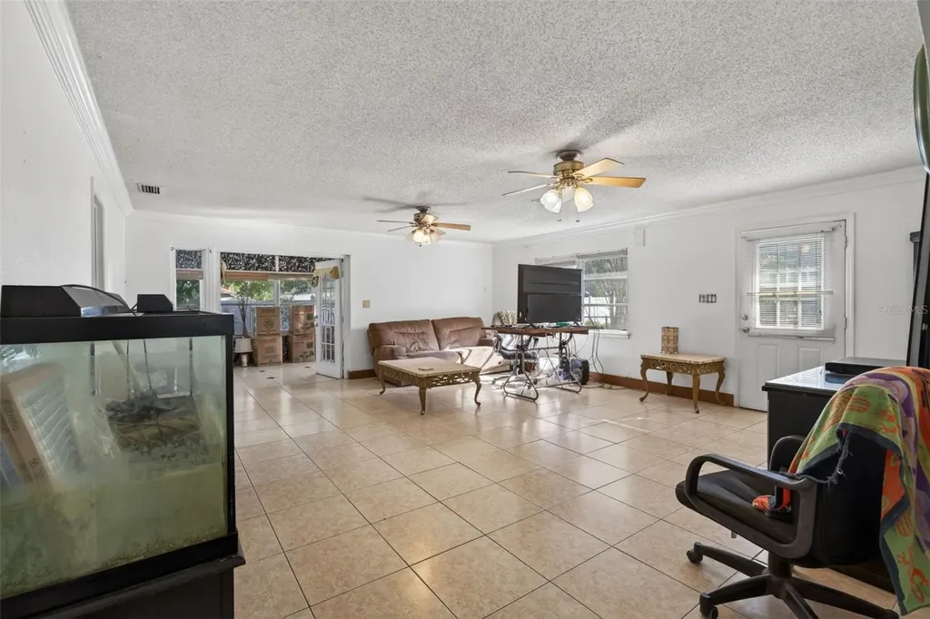 5221 Chenault Avenue Orlando FL 32839