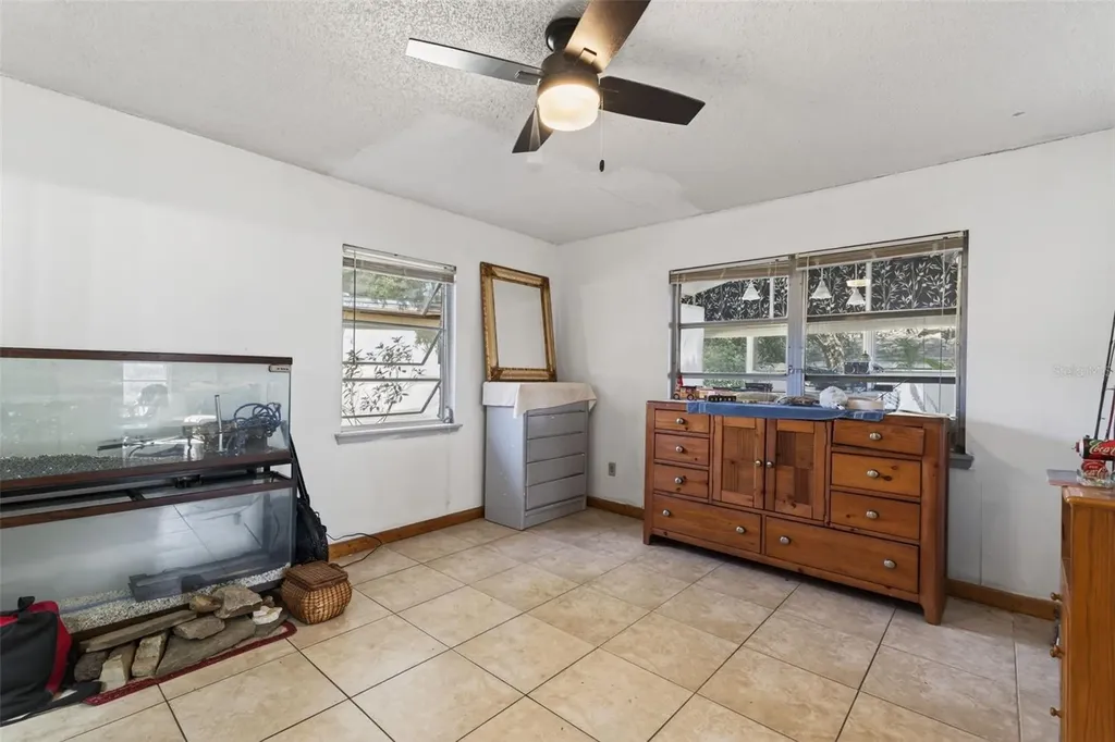 5221 Chenault Avenue Orlando FL 32839