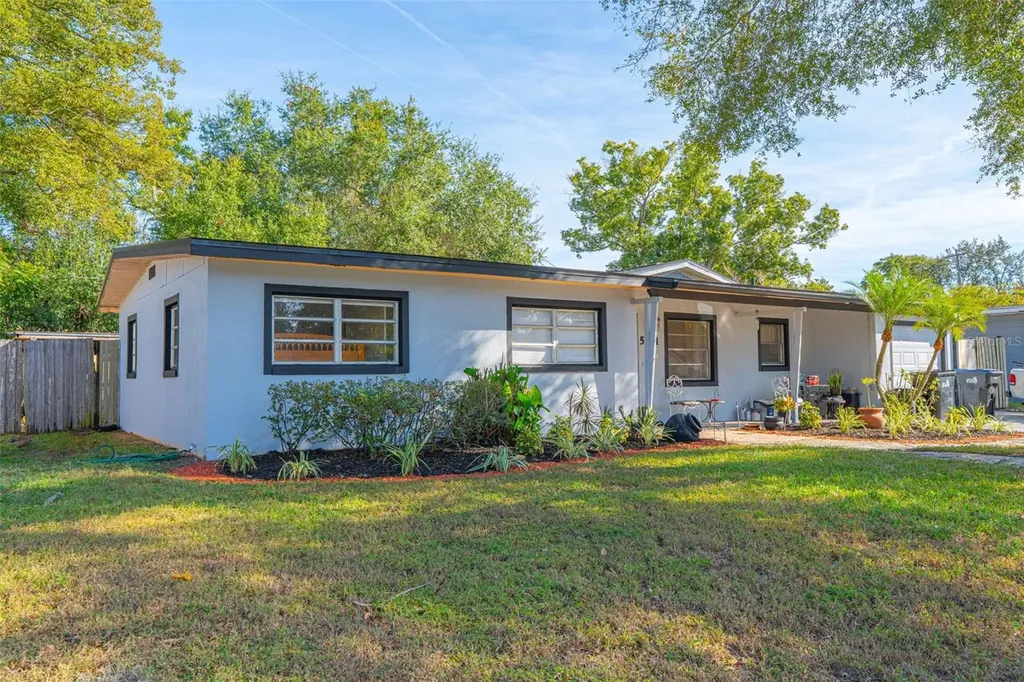 5221 Chenault Avenue Orlando FL 32839