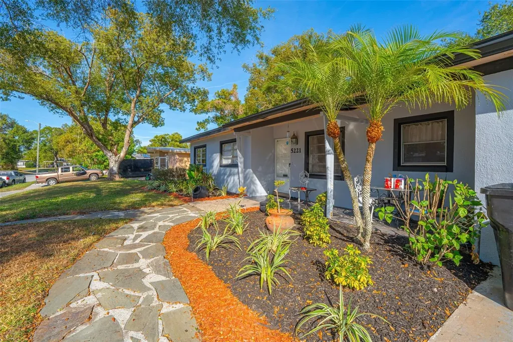 5221 Chenault Avenue Orlando FL 32839