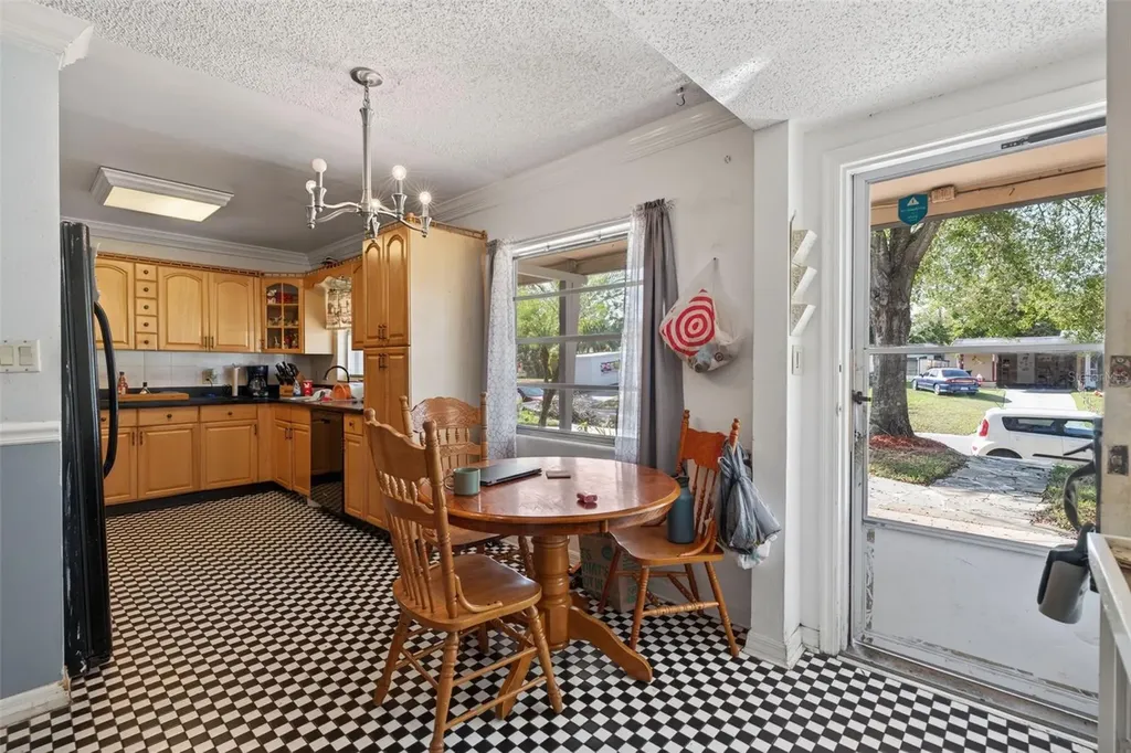 5221 Chenault Avenue Orlando FL 32839