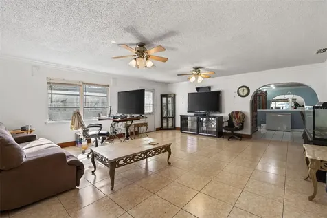 5221 Chenault Avenue Orlando FL 32839