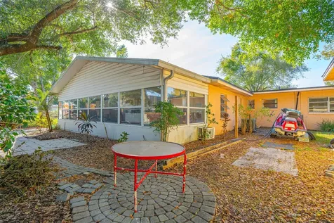 5221 Chenault Avenue Orlando FL 32839