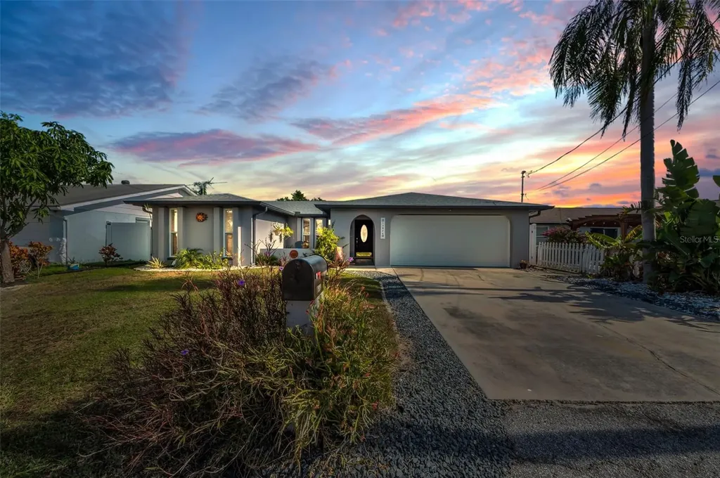 13926 Darlene Avenue Hudson FL 34667