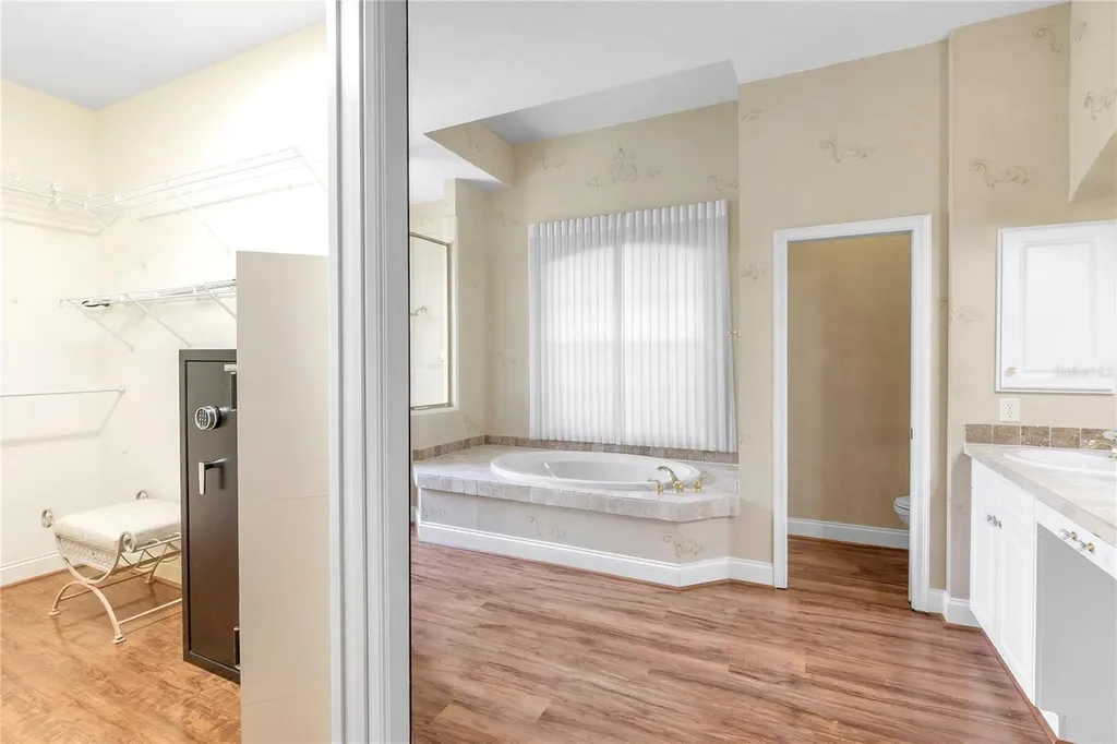 8882 Bloomfield Boulevard Sarasota FL 34238