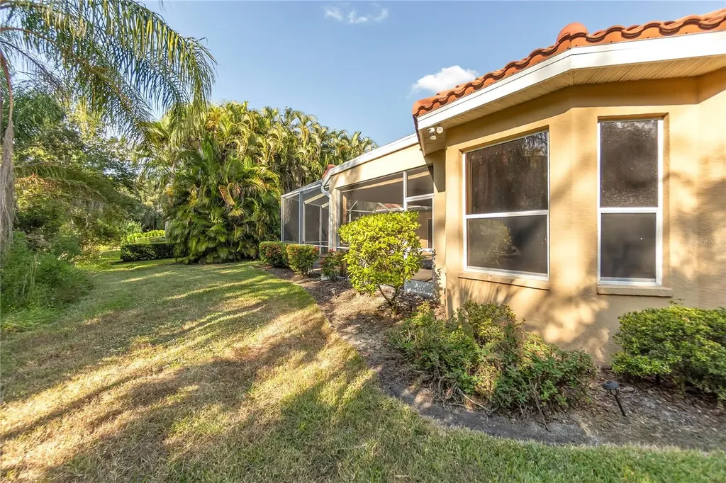 8882 Bloomfield Boulevard Sarasota FL 34238
