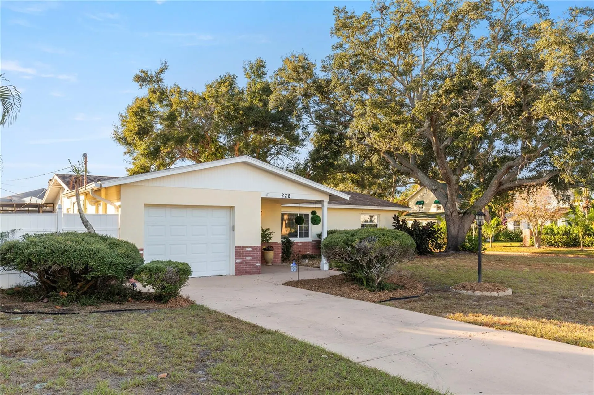 226 75th Street N St Petersburg FL 33710