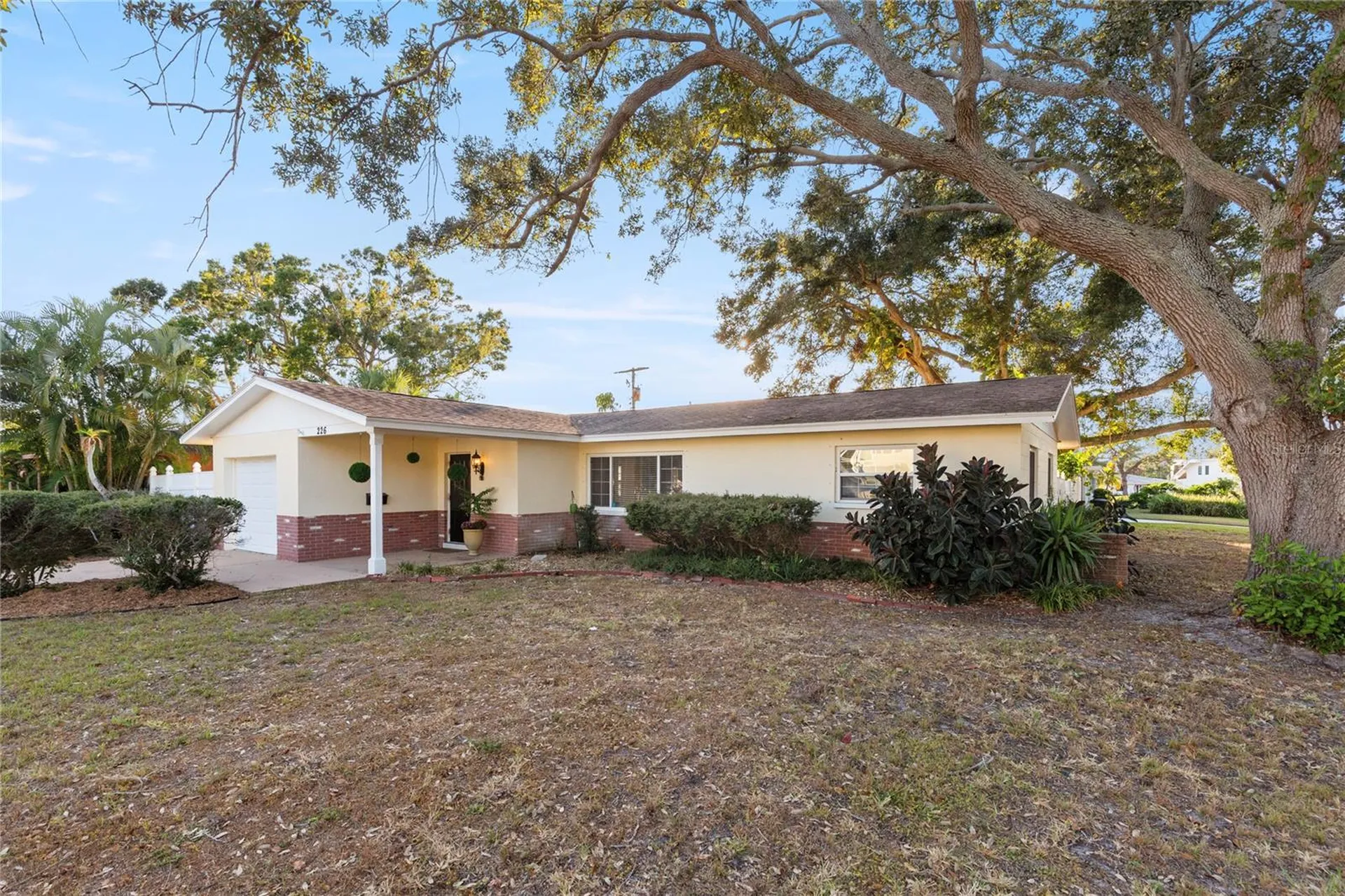 226 75th Street N St Petersburg FL 33710