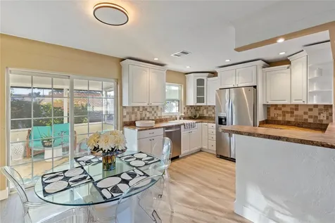 226 75th Street N St Petersburg FL 33710