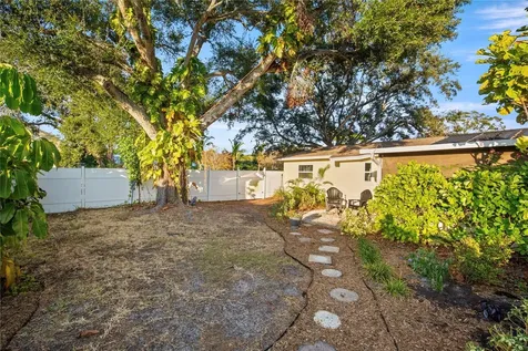 226 75th Street N St Petersburg FL 33710