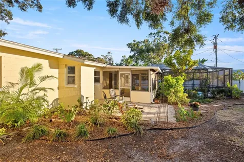 226 75th Street N St Petersburg FL 33710