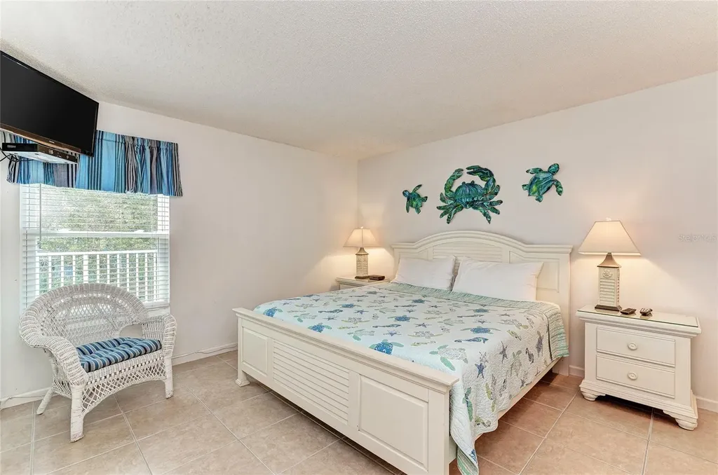 4725 Gulf Of Mexico Drive Longboat Key FL 34228