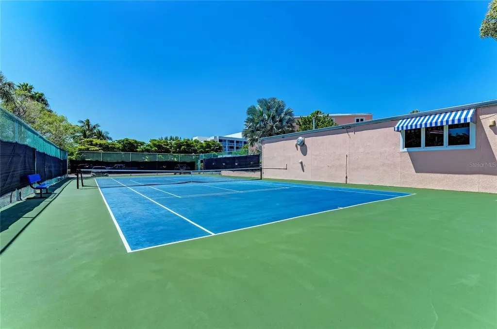 4725 Gulf Of Mexico Drive Longboat Key FL 34228