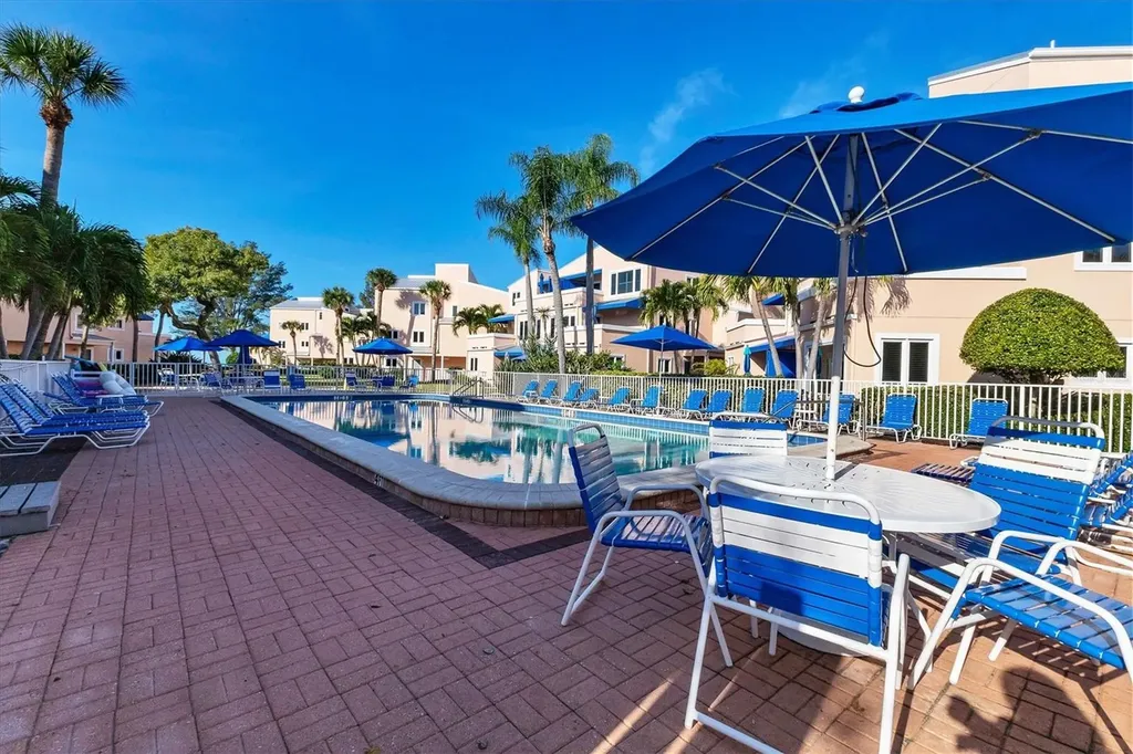 4725 Gulf Of Mexico Drive Longboat Key FL 34228