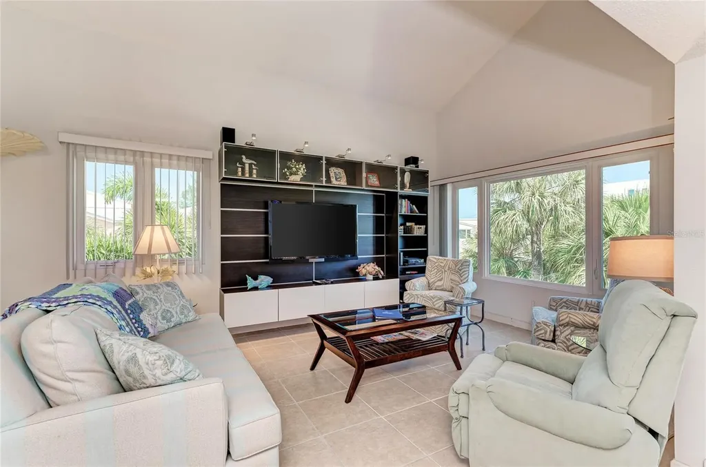 4725 Gulf Of Mexico Drive Longboat Key FL 34228