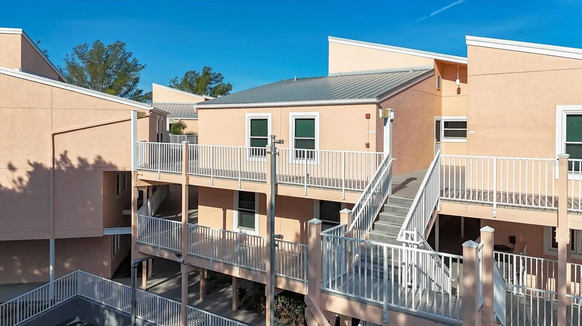 4725 Gulf Of Mexico Drive Longboat Key FL 34228