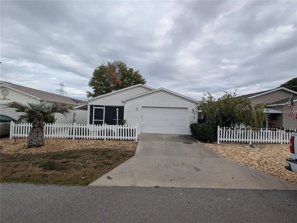 1651 Duran Drive The Villages FL 32162