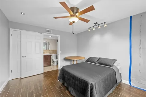 9481 Highland Oak Drive Tampa FL 33647
