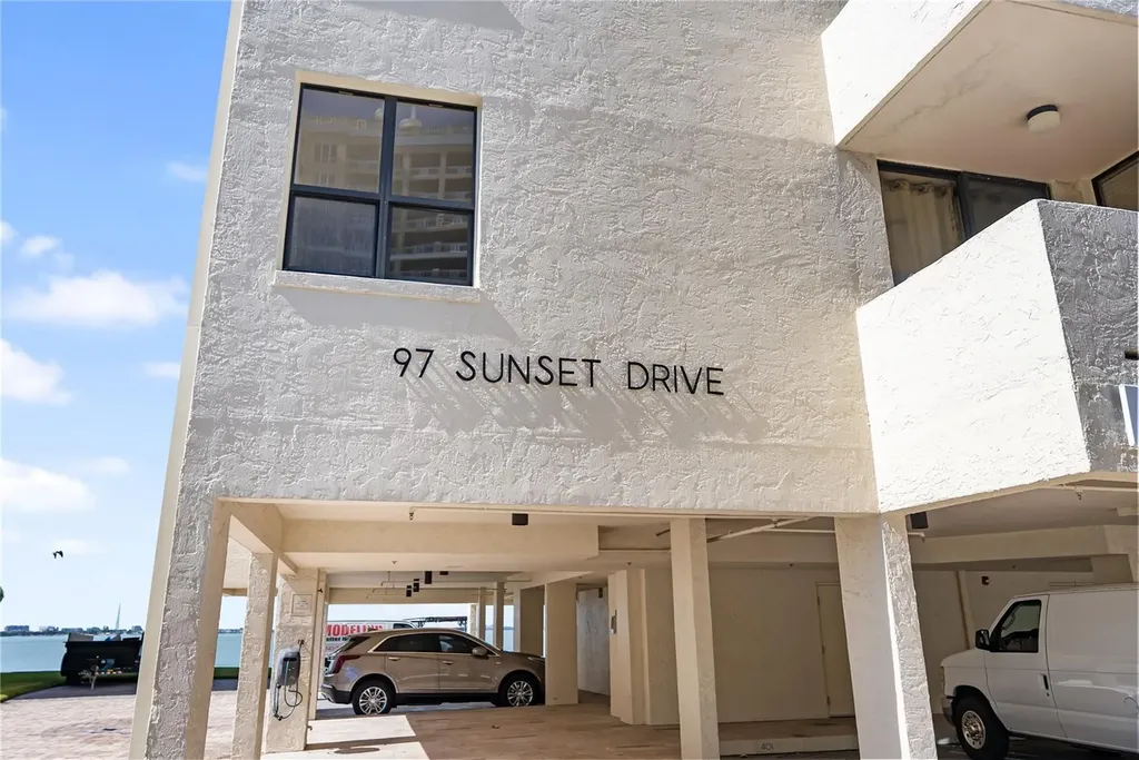 97 Sunset Drive Sarasota FL 34236