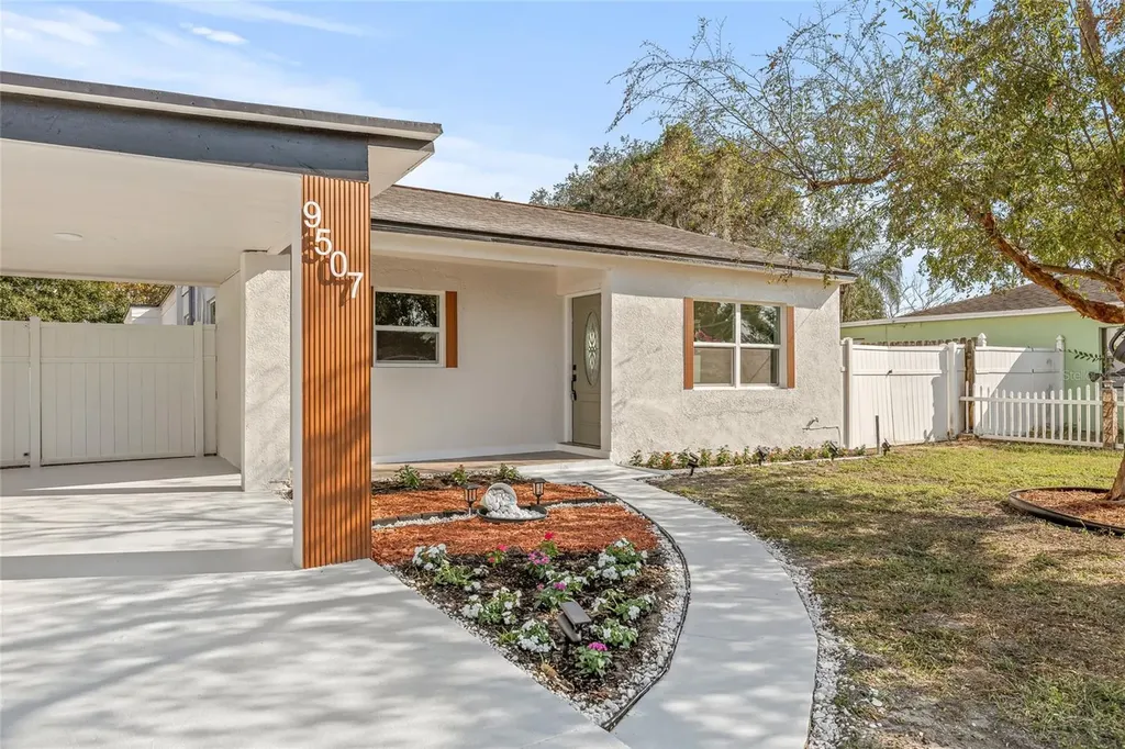 9507 N Dartmouth Avenue Tampa FL 33612