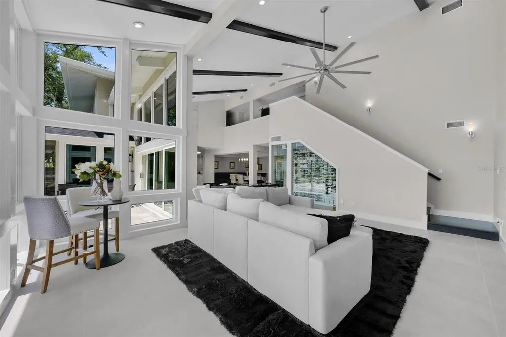 5018 S The Riviera Street Tampa FL 33609