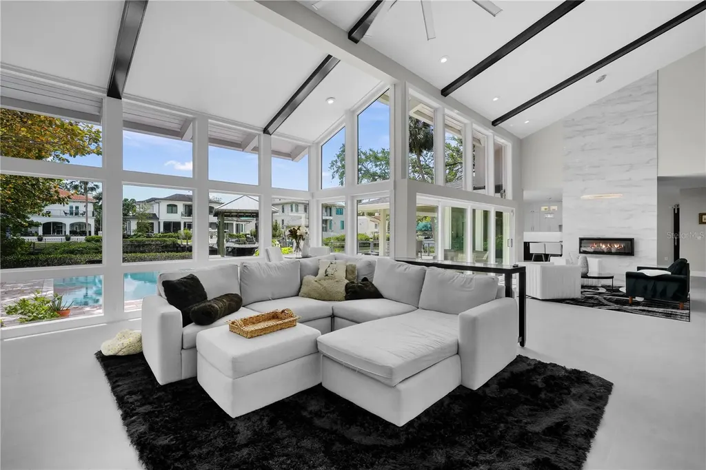 5018 S The Riviera Street Tampa FL 33609