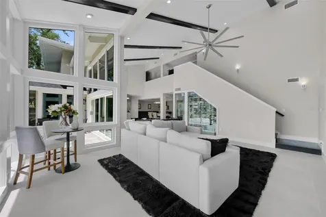 5018 S The Riviera Street Tampa FL 33609