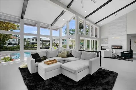 5018 S The Riviera Street Tampa FL 33609