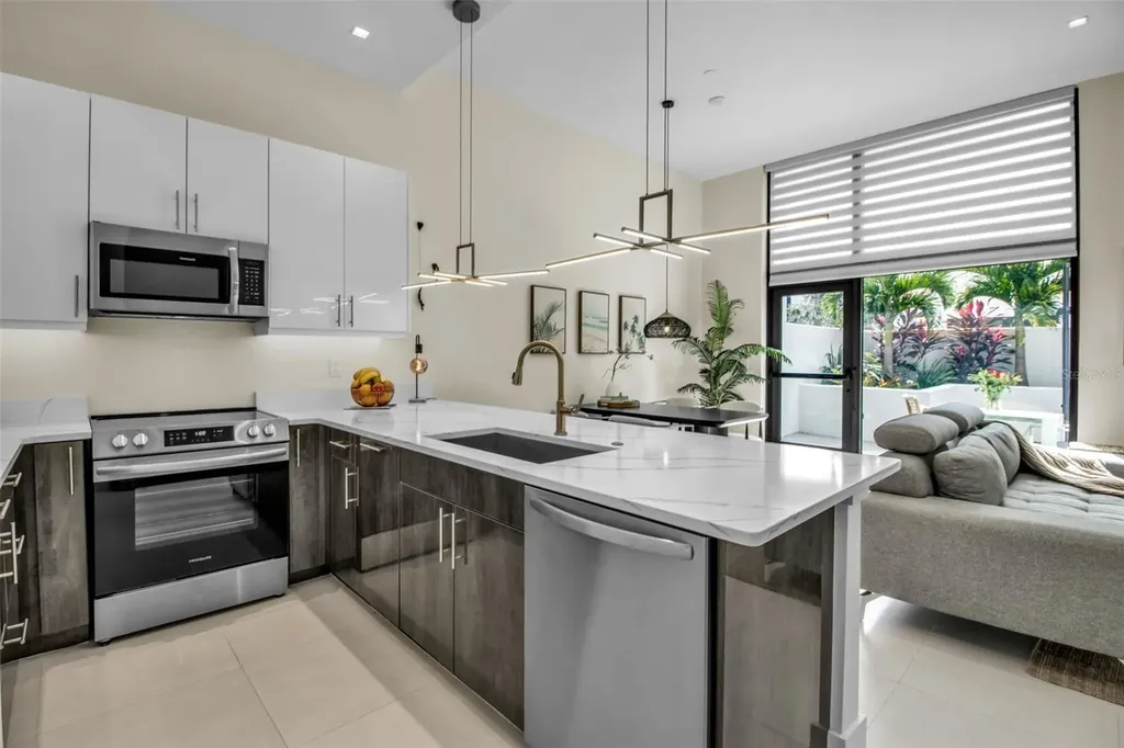1558 4th Street Sarasota FL 34236