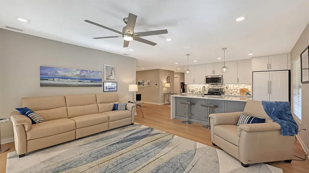 3038 Ringwood Meadow Sarasota FL 34235