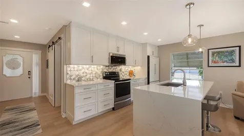 3038 Ringwood Meadow Sarasota FL 34235