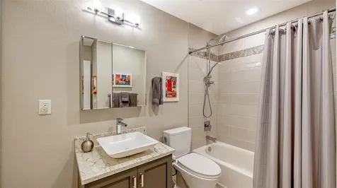 3038 Ringwood Meadow Sarasota FL 34235