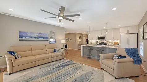 3038 Ringwood Meadow Sarasota FL 34235