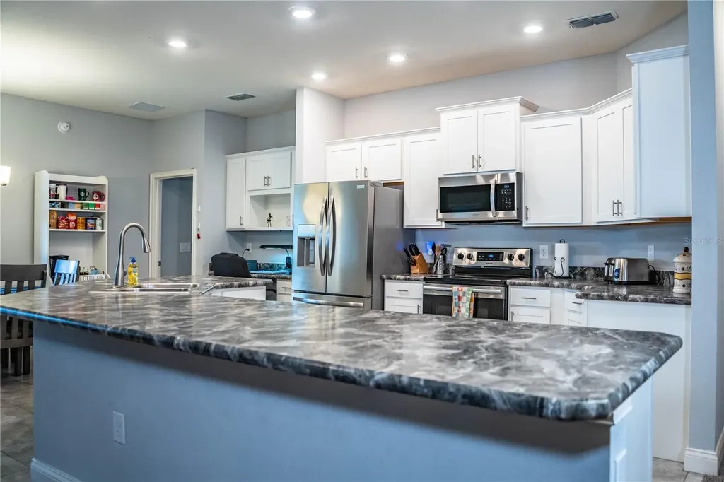 261 Walkers Point Drive Auburndale FL 33823