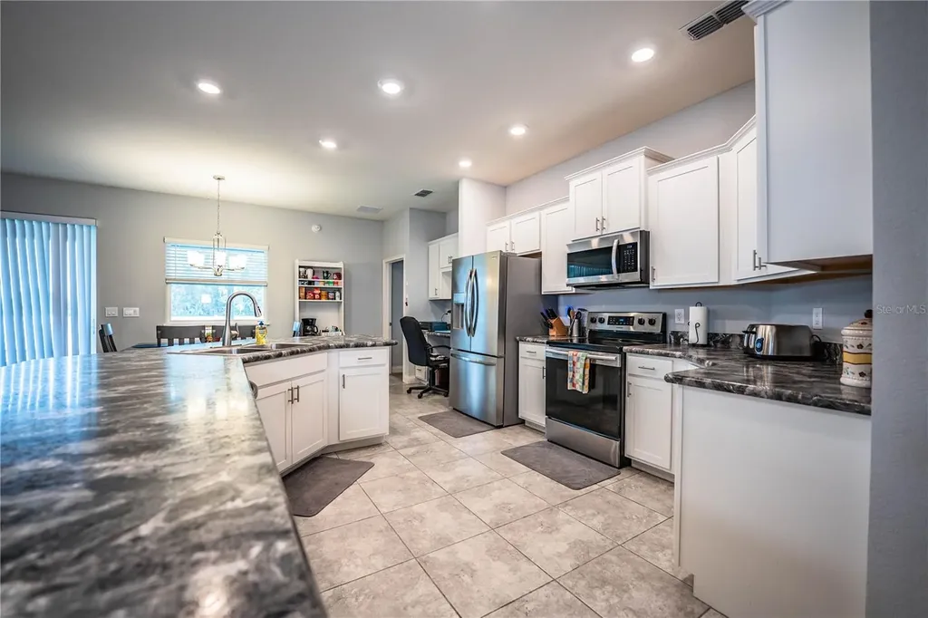 261 Walkers Point Drive Auburndale FL 33823