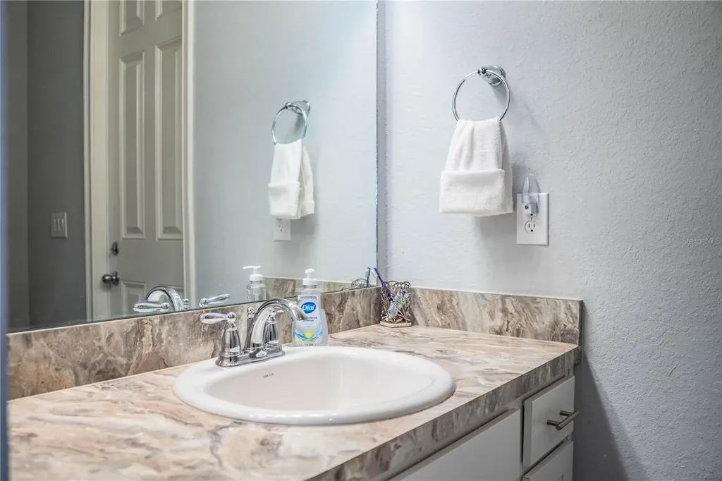 261 Walkers Point Drive Auburndale FL 33823