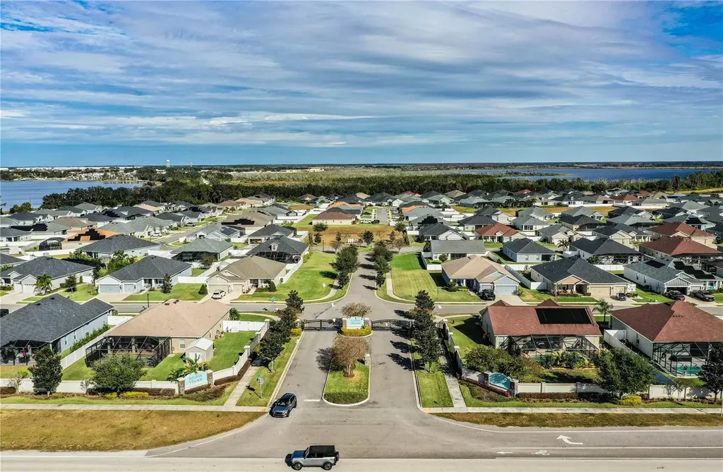 261 Walkers Point Drive Auburndale FL 33823