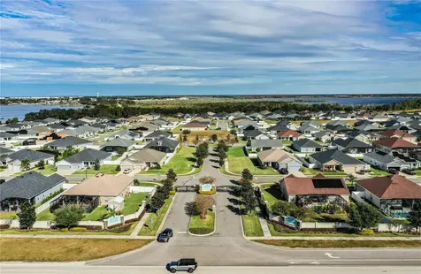 261 Walkers Point Drive Auburndale FL 33823