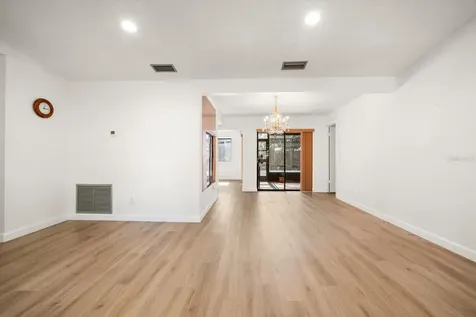 9582 103rd Avenue Seminole FL 33777