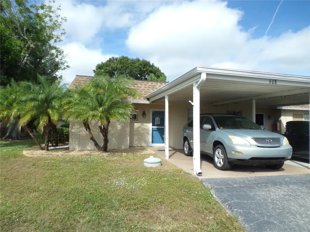 608 Park Circle Bradenton FL 34207