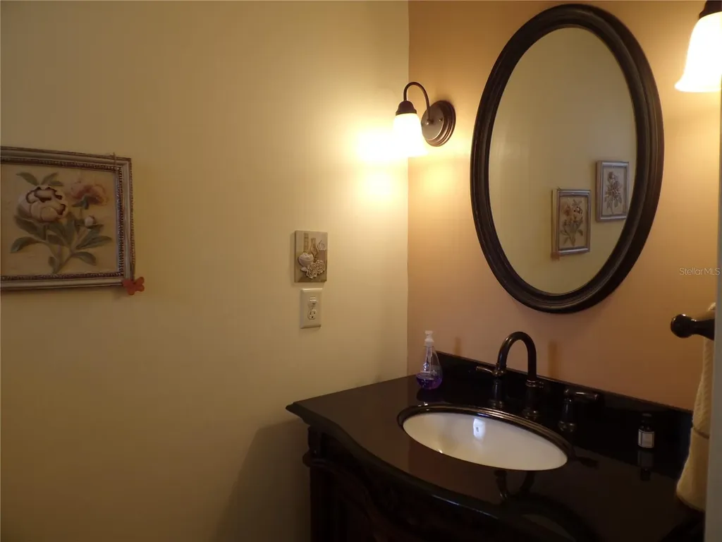 608 Park Circle Bradenton FL 34207