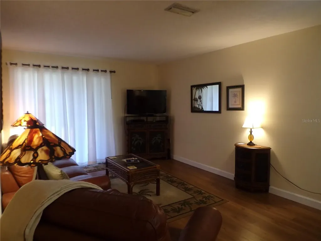 608 Park Circle Bradenton FL 34207