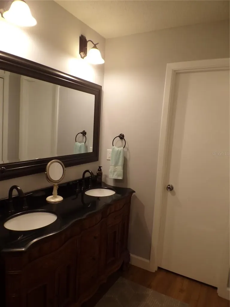 608 Park Circle Bradenton FL 34207