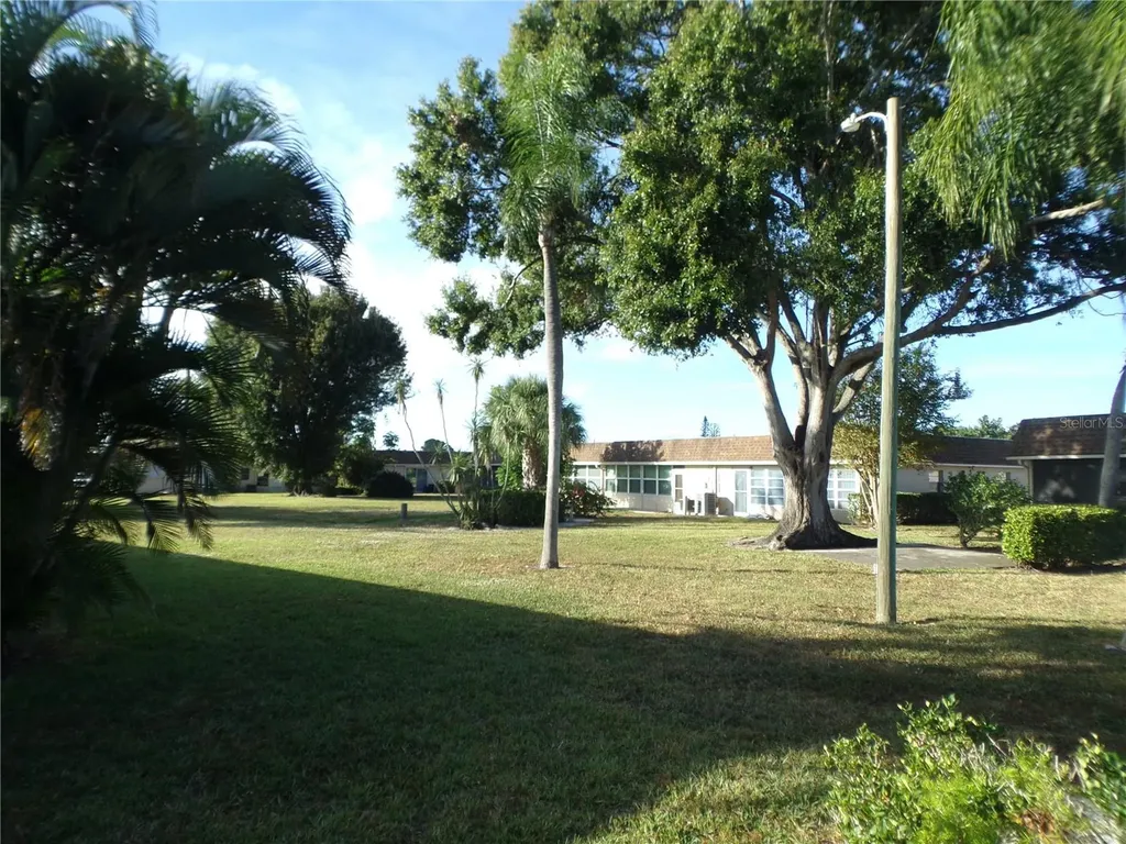 608 Park Circle Bradenton FL 34207