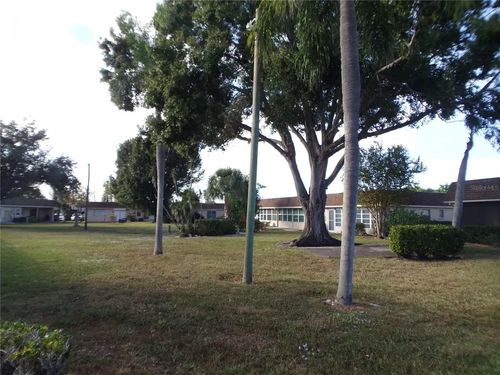 608 Park Circle Bradenton FL 34207
