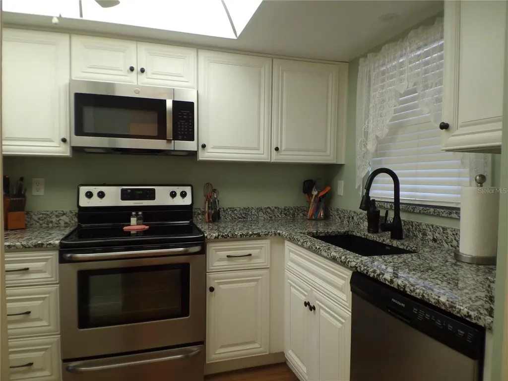 608 Park Circle Bradenton FL 34207