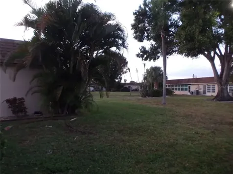 608 Park Circle Bradenton FL 34207