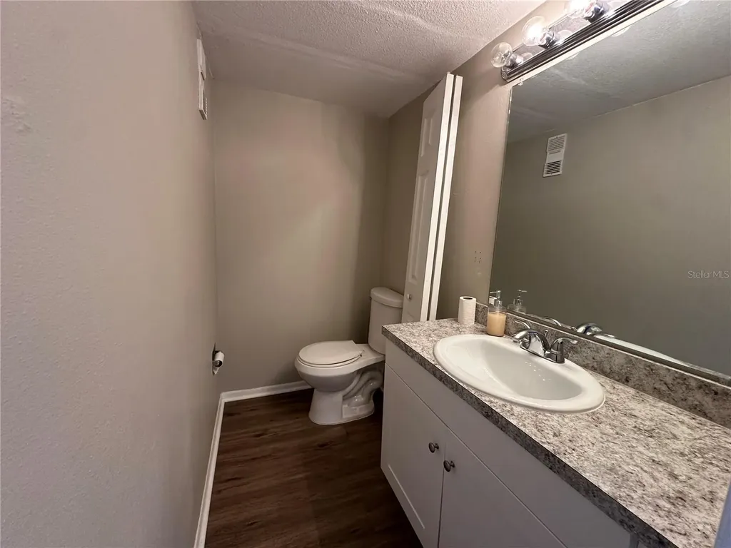 6060 Village Circle Orlando FL 32822